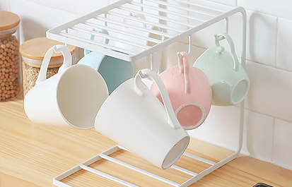 Hvordan velge et metallstativ for kjøkkenkopper